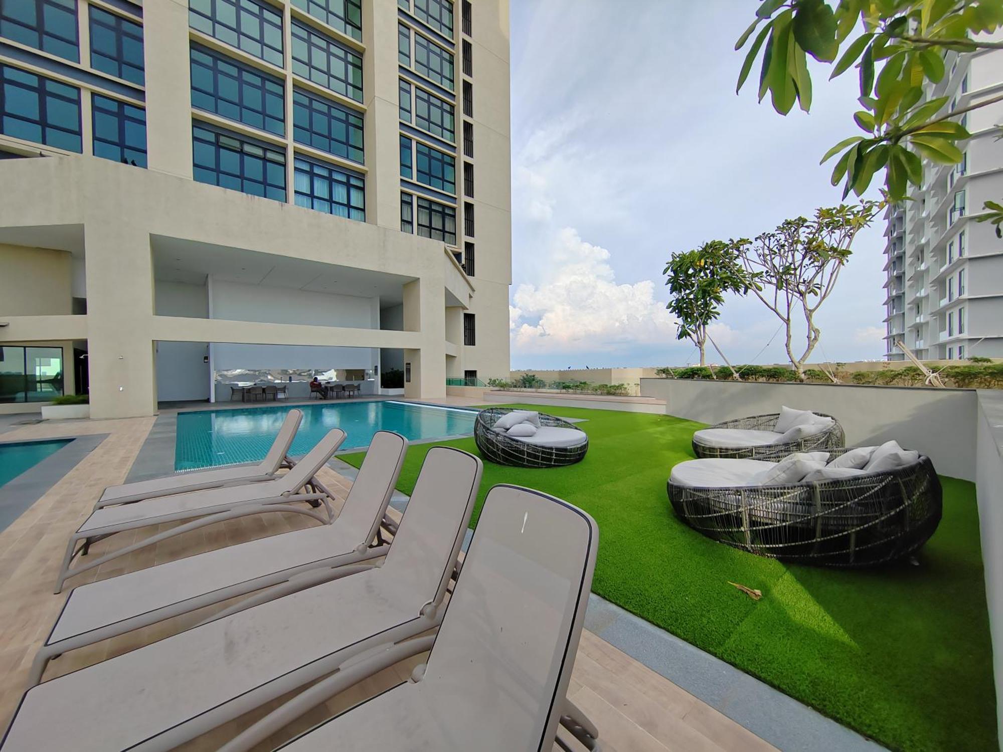 Paradigm * Johor Bahru